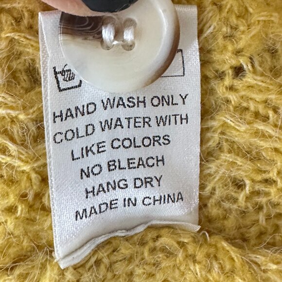 Dress Forum Womens Cable Knit Full Button Cardigan Sweater Gold Size Medium - Picture 6 of 8